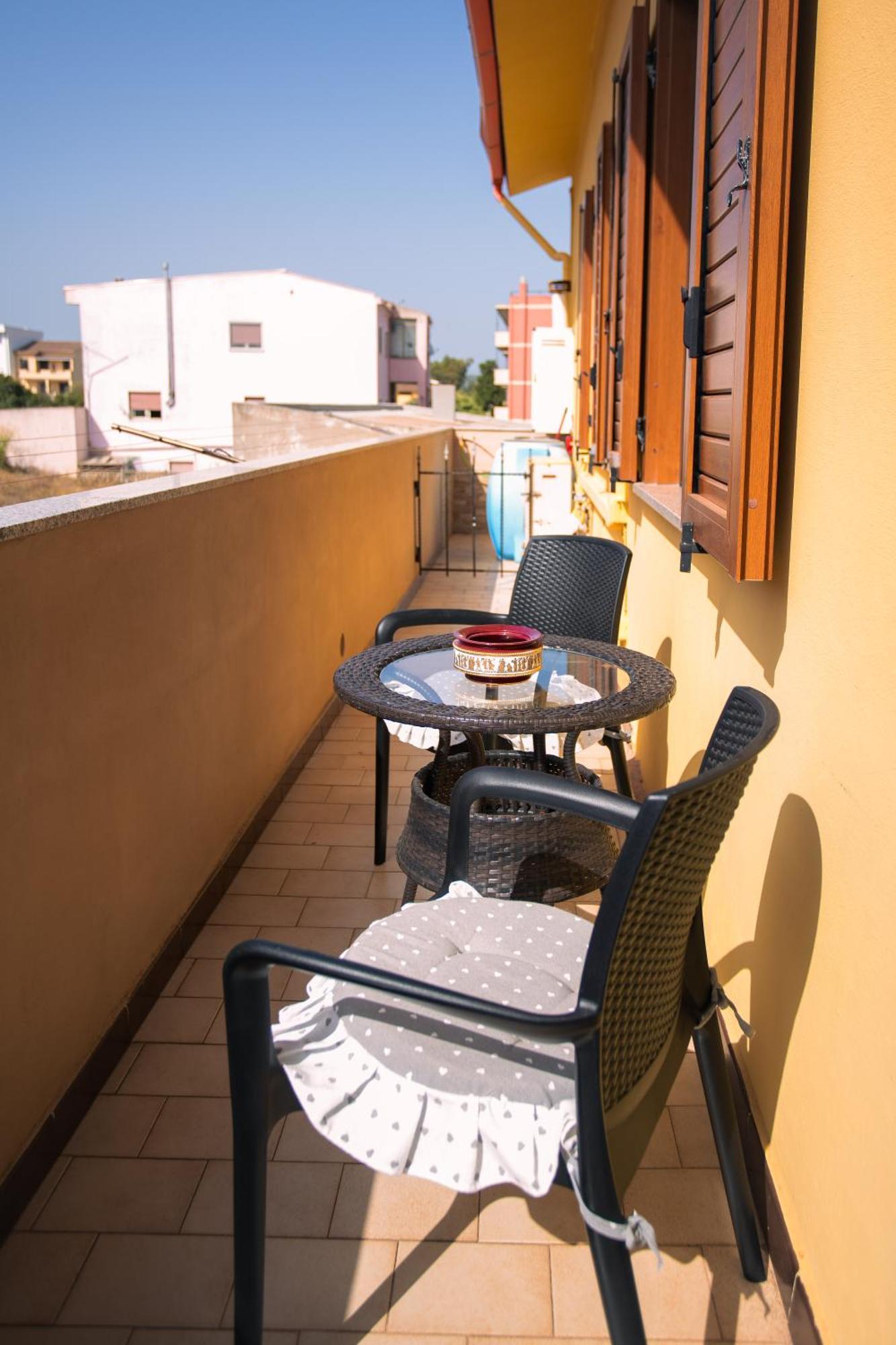Le Due F Apartment Portoscuso Luaran gambar